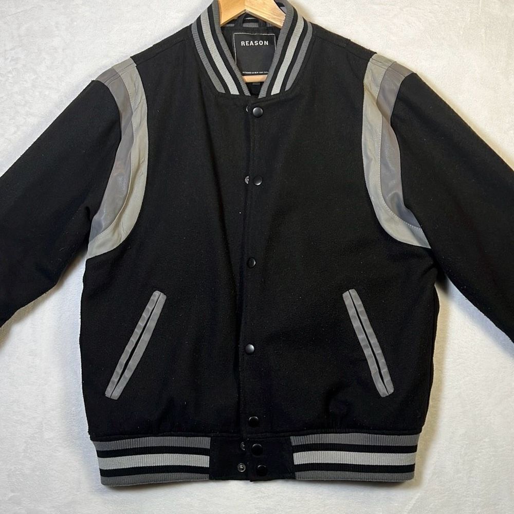 Reason brand - Designed in New York bomber jacket- Men Large